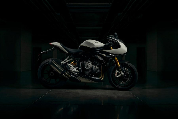 schicker cafe-racer: die triumph speed triple 1200 rr!