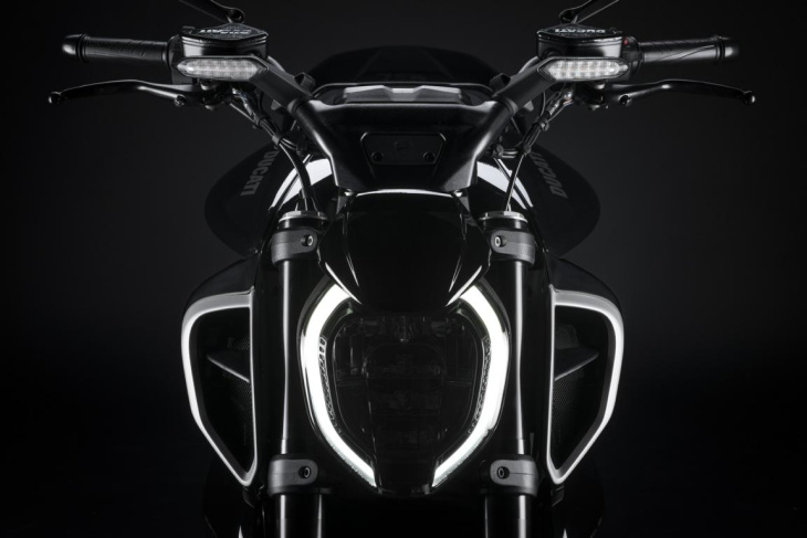 2023 ducati diavel v4: stramme v4-power dank 168 ps!