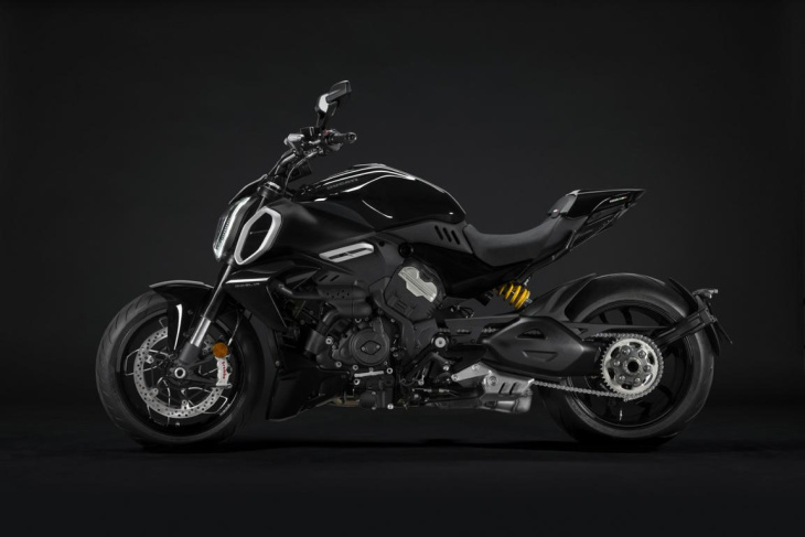 2023 ducati diavel v4: stramme v4-power dank 168 ps!