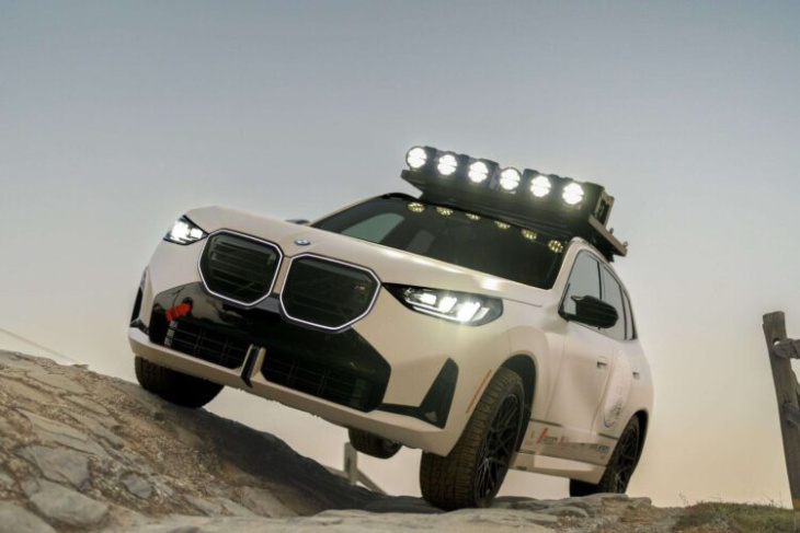 bmw x3 g45: offroad-einsatz in dune grey zur rebelle rally