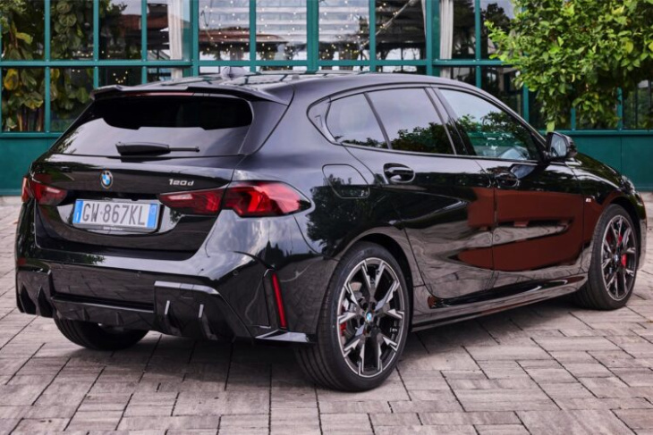 ganz in schwarz: bmw 120d f70 m sport pro in saphirschwarz