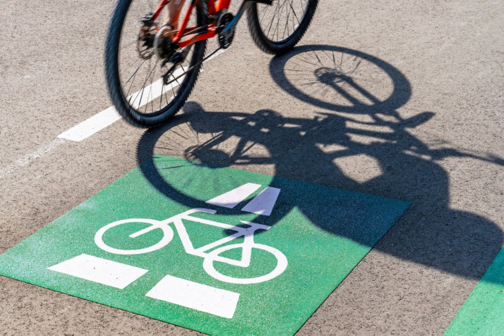 für e-bike und autofahrer: dieses schild sollten alle kennen