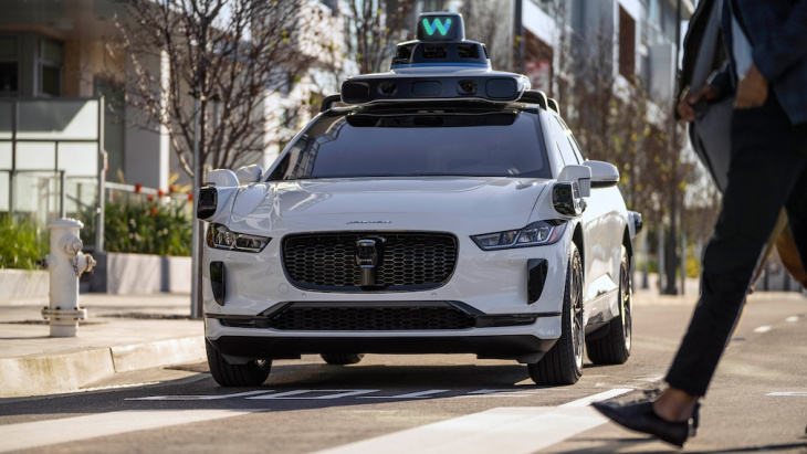 robotaxi-firma waymo holt hyundai ins boot