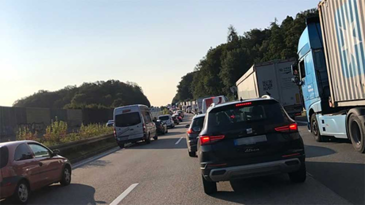 herbstferienverkehr: adac erwartet staus zum ferienstart in nrw