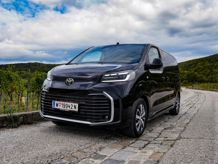 toyota proace verso 2,0 d-4d 180 at vip im test