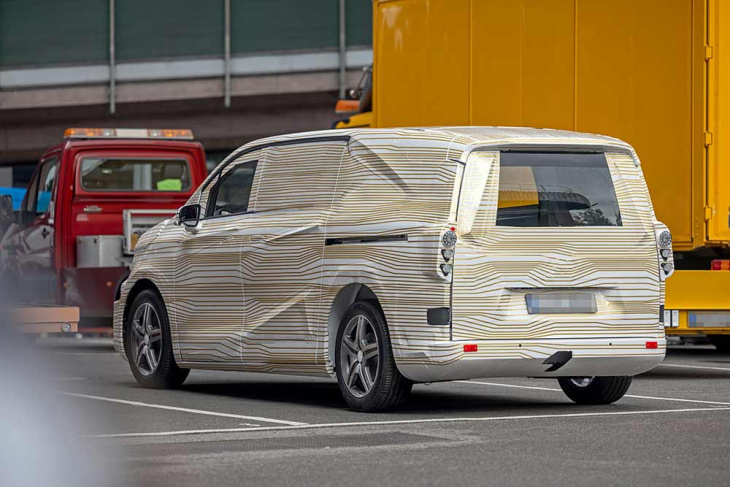 erste prototypen der mercedes van.ea-plattform auf der straße