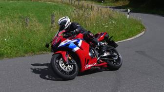 honda cbr 600 rr im test: der renner ist zurück