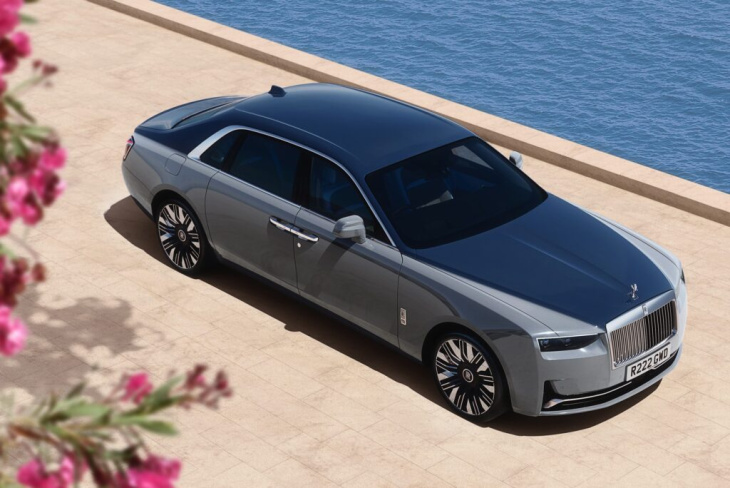 rolls-royce ghost facelift 2024: neue heimat für den bmw-v12