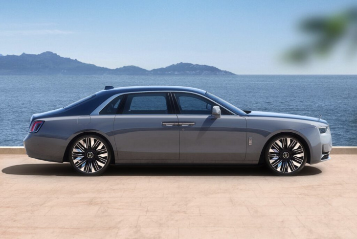 rolls-royce ghost facelift 2024: neue heimat für den bmw-v12