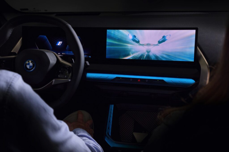 großes kino im bmw: idrive jetzt mit paramount+ streaming