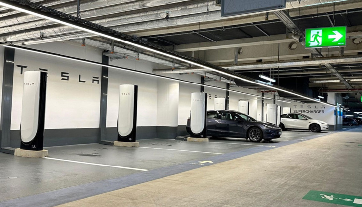 tesla-supercharger in den riem arcaden: schnelllader für münchens innenstadt