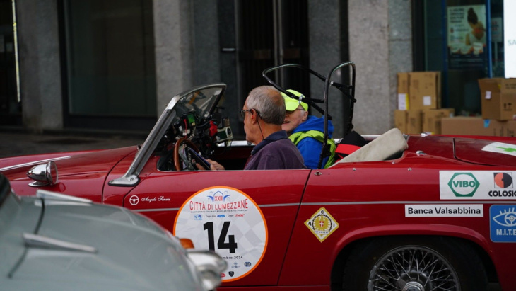 ein mg midget verzaubert alle: fotos