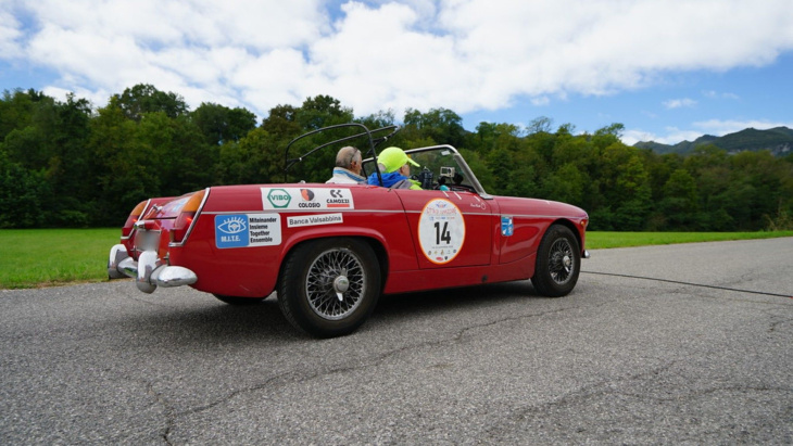 ein mg midget verzaubert alle: fotos