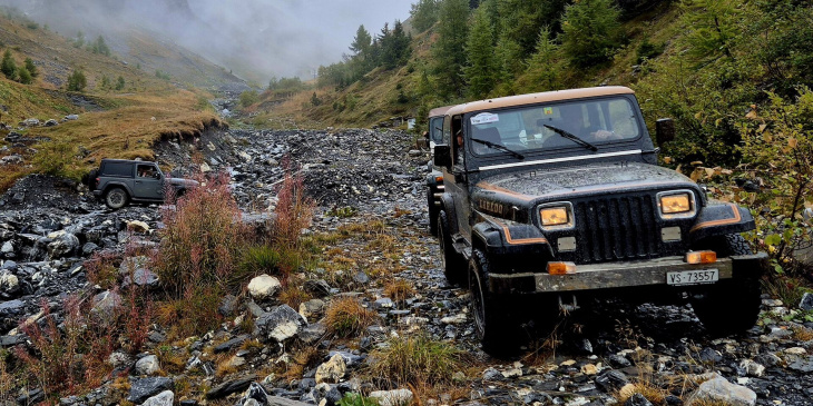 let’s go jeeping!