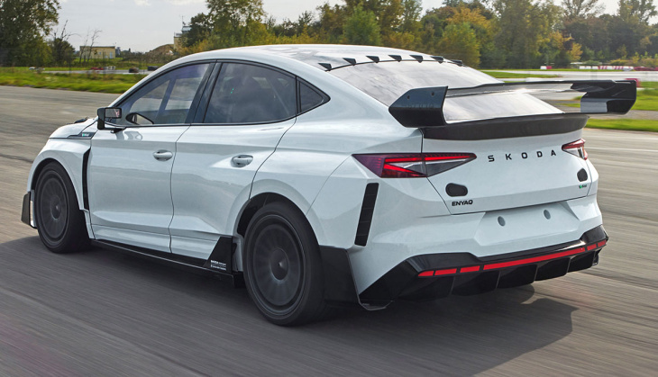 škoda enyaq rs race: motorsportkonzept als pilotprojekt für serienmodelle