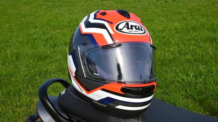 motorradhelm arai rx-7v evo im test: harte schale, weicher kern