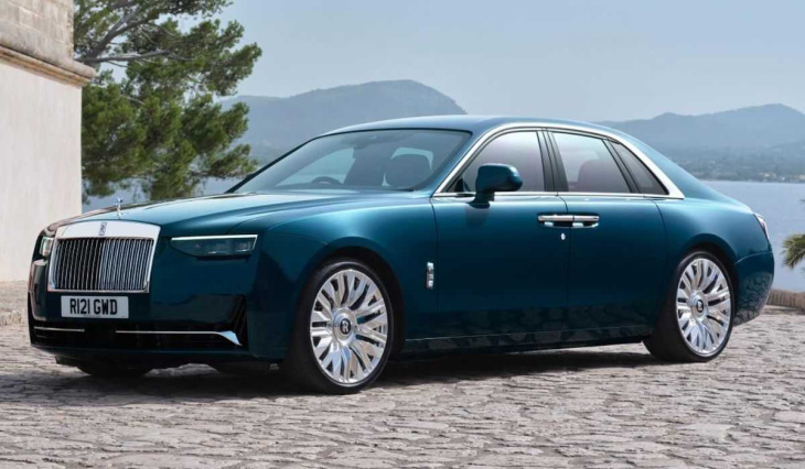 rolls-royce präsentiert den luxuriösen ghost series ii von 2025 mit neuem design und exklusiven anpassungen