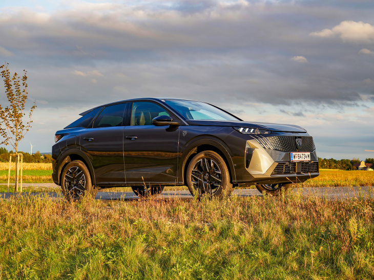 peugeot 3008 hybrid 136 e-dcs6 im test