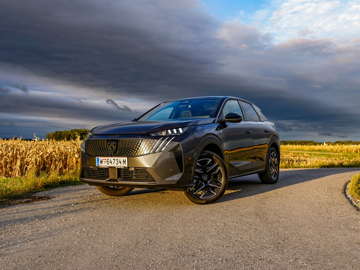 peugeot 3008 hybrid 136 e-dcs6 im test