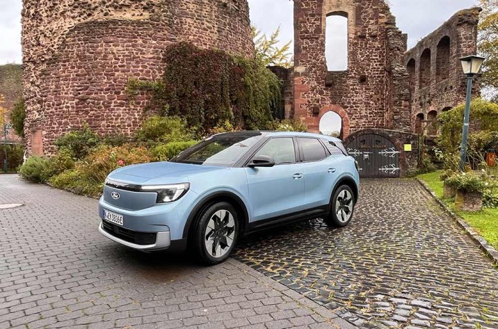 renault erweckt einen klassiker neu: der elektrische twingo feiert premiere in paris