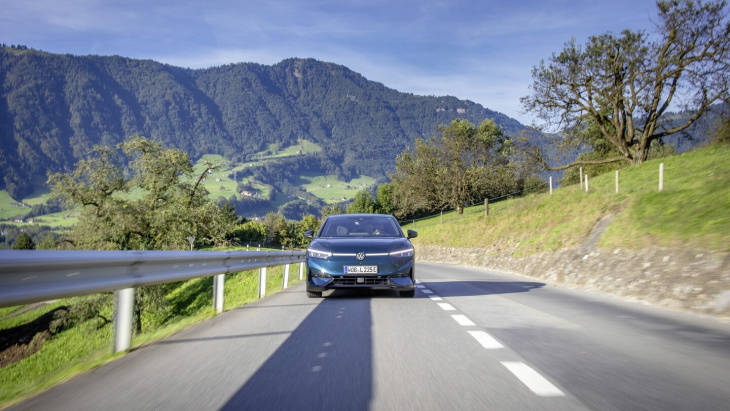 ist der knoten jetzt geplatzt? vw verkauft mehr e-autos als tesla