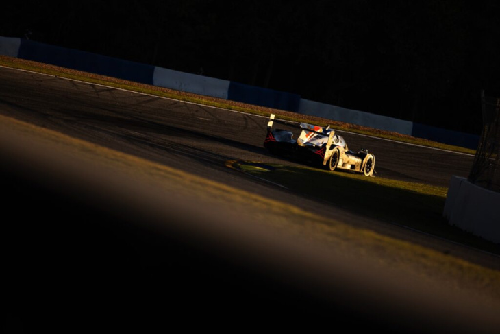 petit le mans: kaputter reifen verhindert pokale für bmw