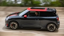 mini zeigt john-cooper-works-versionen des cooper und aceman