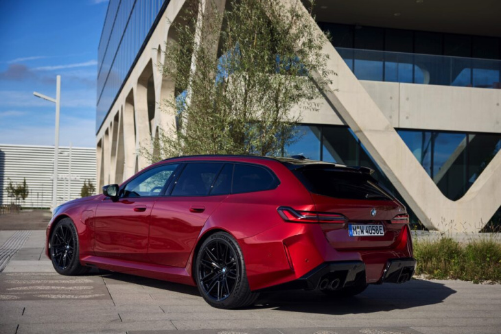 feuer frei: bmw m5 touring g99 mit 727 ps in fire red