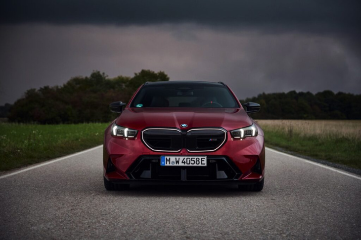 feuer frei: bmw m5 touring g99 mit 727 ps in fire red