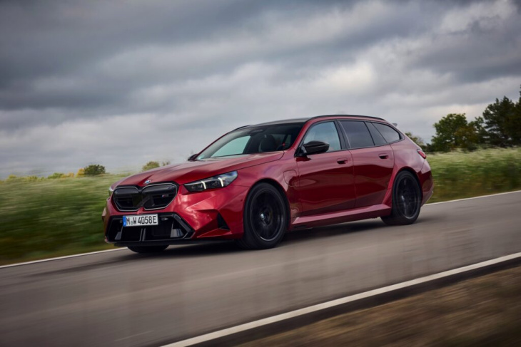 feuer frei: bmw m5 touring g99 mit 727 ps in fire red