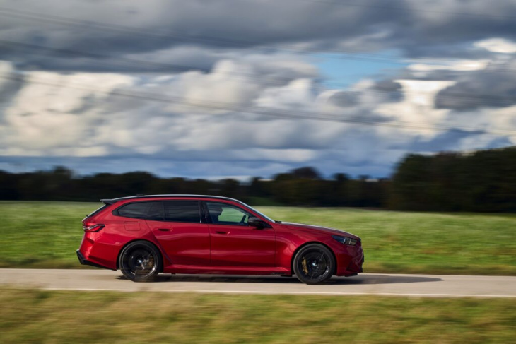 feuer frei: bmw m5 touring g99 mit 727 ps in fire red