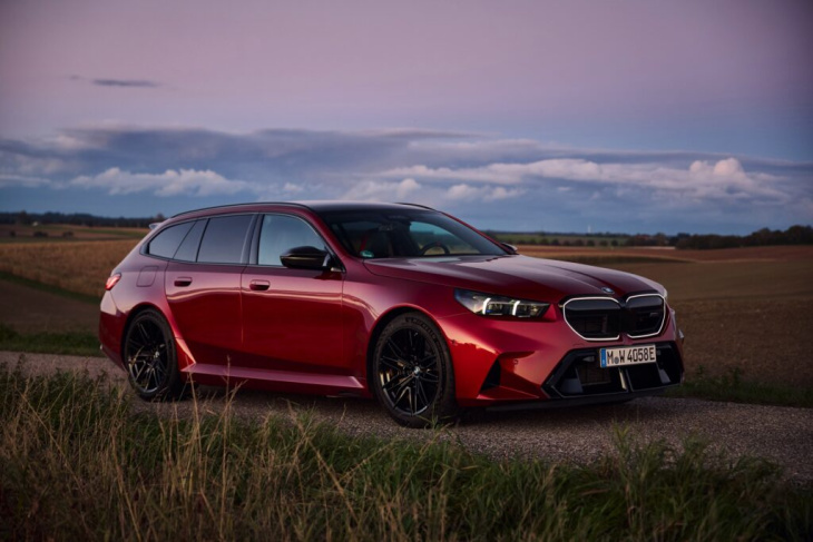 feuer frei: bmw m5 touring g99 mit 727 ps in fire red