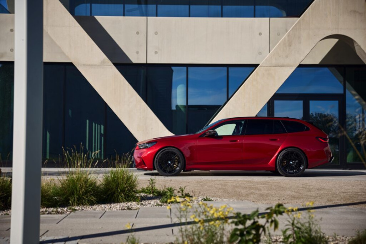 feuer frei: bmw m5 touring g99 mit 727 ps in fire red