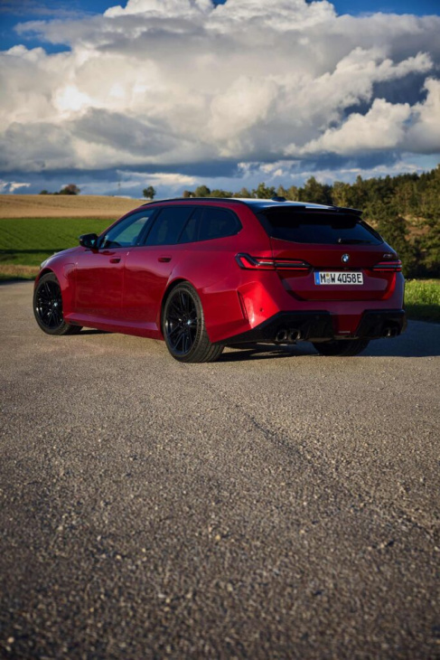 feuer frei: bmw m5 touring g99 mit 727 ps in fire red