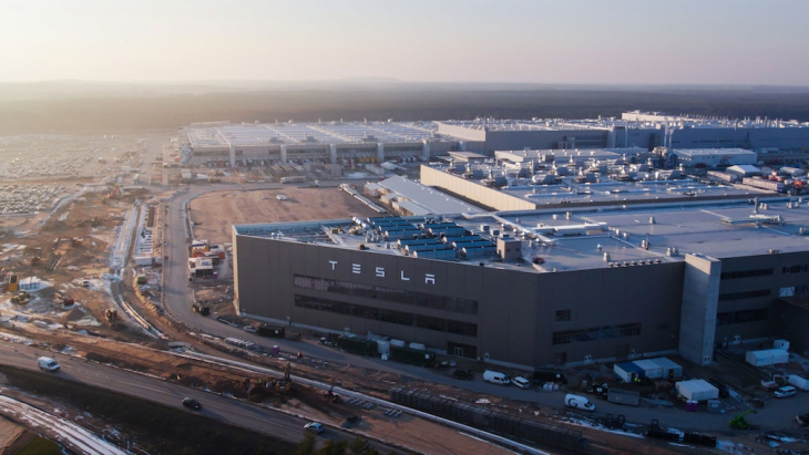 tesla erhält genehmigung für ausbau der gigafactory in grünheide