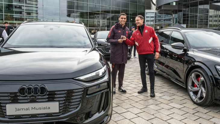 fc bayern münchen: stars stellen neue autos bei audi in ingolstadt vor