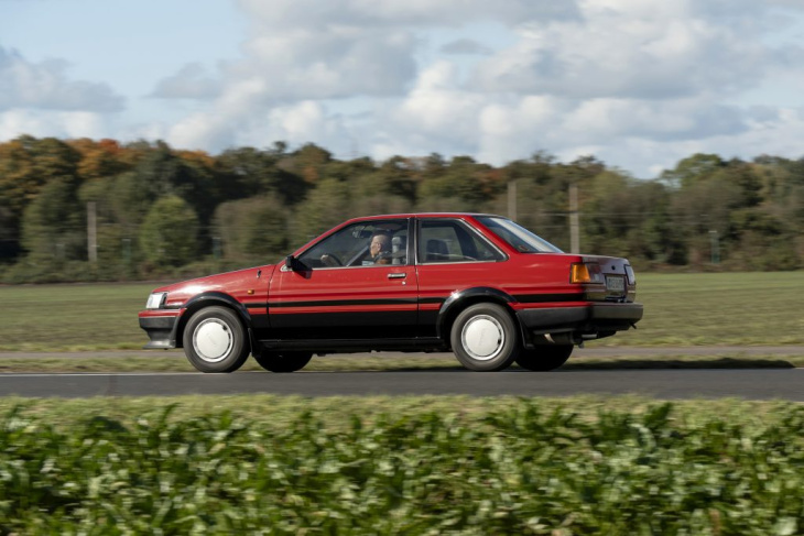 im toyota corolla ae 86: ein hauch von driftkönig