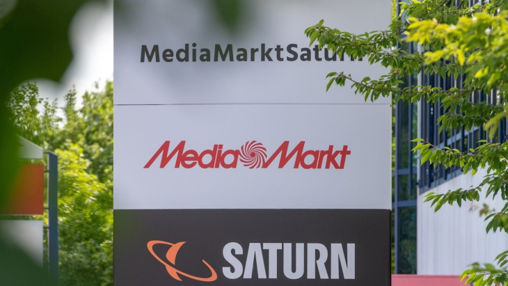 stromer beim elektrohändler: media markt und saturn wollen e-autos verkaufen