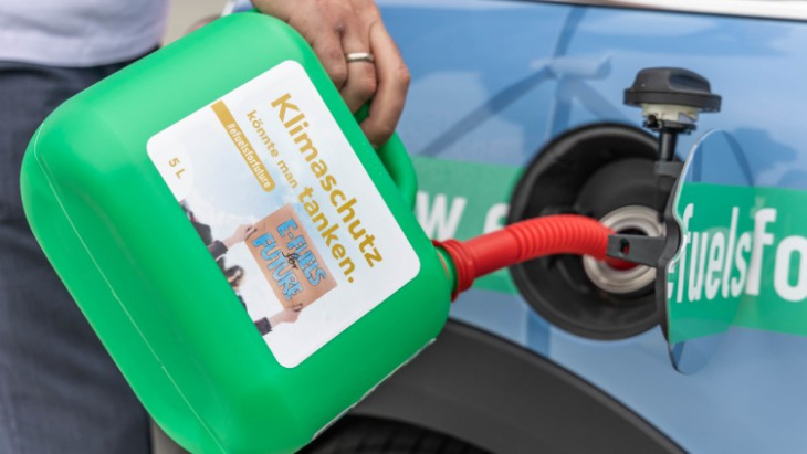 neue studie: abwrackprämie billiger als e-fuels