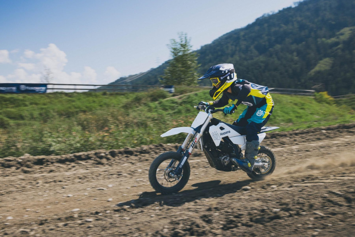 2025 husqvarna ee 5: wasserkühlung, 5 kw leistung, 907 wh batterie, 6 modi