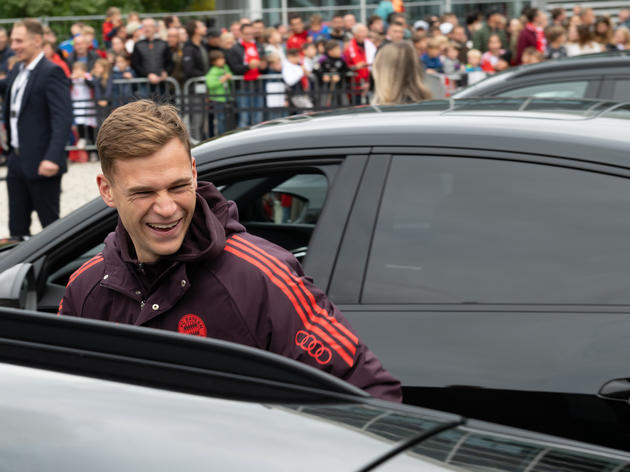 elf fc-bayern-stars im gleichen auto unterwegs – das sind die neuen dienstwagen beim rekordmeister