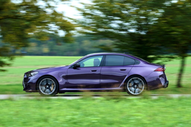 auffallen garantiert: bmw m5 g90 individual in daytona violett