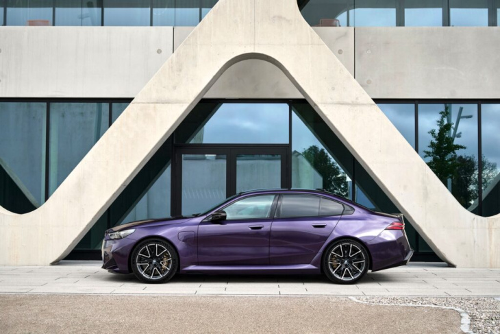 auffallen garantiert: bmw m5 g90 individual in daytona violett