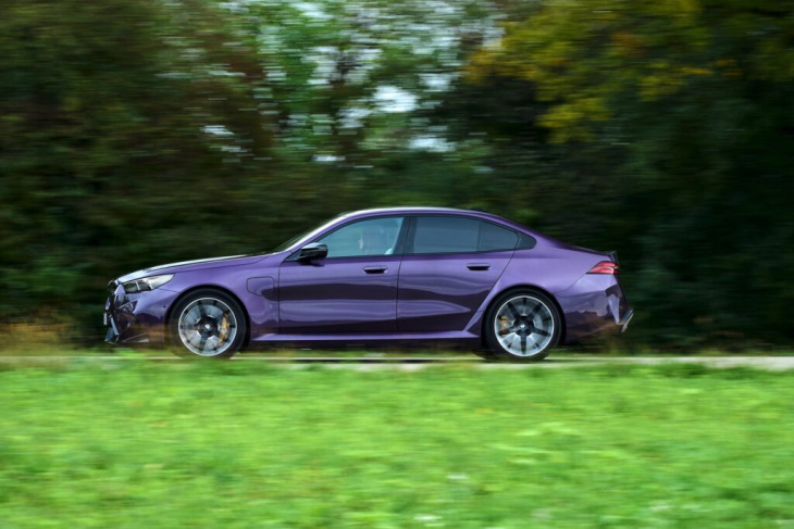 auffallen garantiert: bmw m5 g90 individual in daytona violett