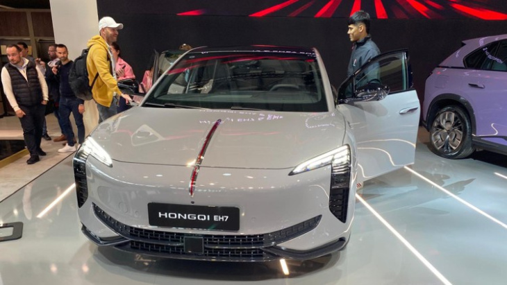 autosalon paris 2024: man spricht chinesisch