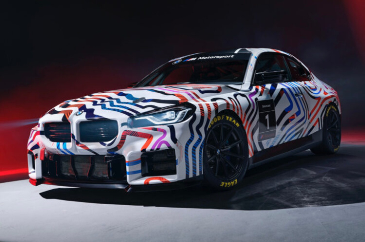 bmw m2 racing g87: erlkönig-tarnung im rennstrecken-look