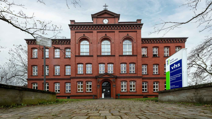 volkshochschule gütersloh: mit dem 3 gang fahrrad über die alpen, bildervortrag, 30. oktober 2024