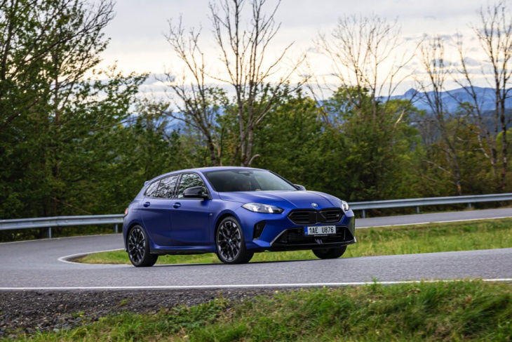 glänzend kann jeder: bmw 1er f70 in frozen portimao blue