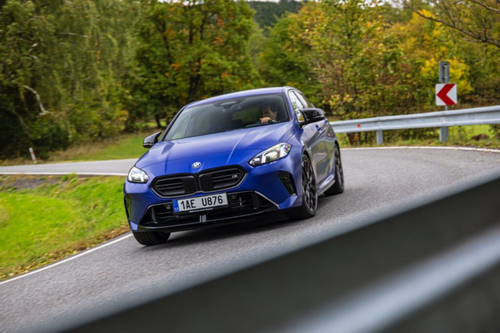 glänzend kann jeder: bmw 1er f70 in frozen portimao blue