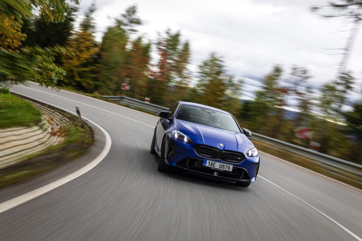 glänzend kann jeder: bmw 1er f70 in frozen portimao blue